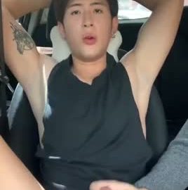 Anh trai được sục cặc trên xe